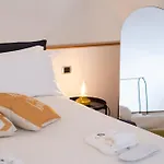 Amas Loft Apartment Bari - Principe Amedeo * 巴里